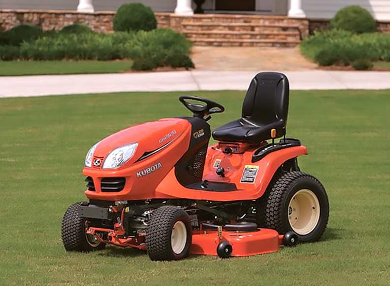 Kubota GR2120 Lawn Tractor in yard